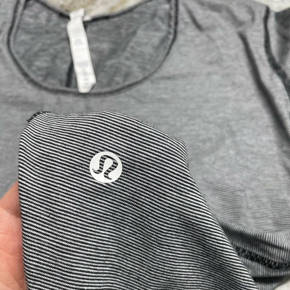 Lululemon Yogini 5 Year Long Sleeve Tee in Wee Stripe Black White size 8 - Picture 4 of 13